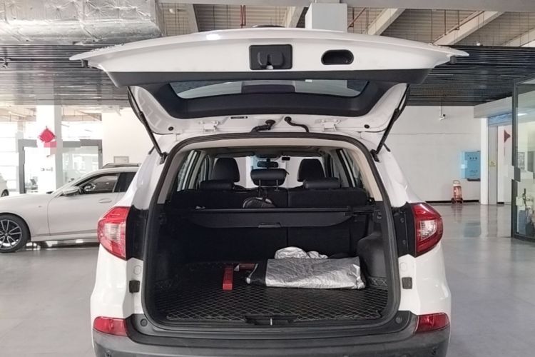 Used BYD Song 2018 1.5TID Automatic Smart Connect Prestige Model Trunk
