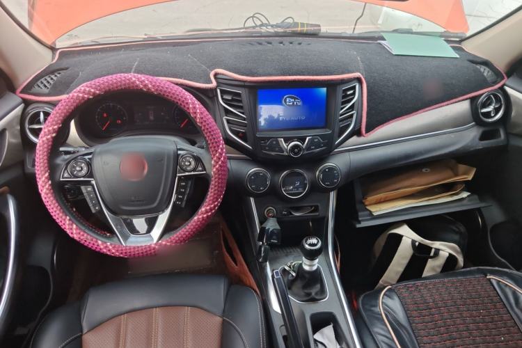 Used BYD Song 2018 1.5TI Manual Smart Connect Enjoyment Model Center Console