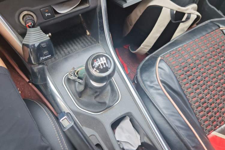 Used BYD Song 2018 1.5TI Manual Smart Connect Enjoyment Model Gear Lever