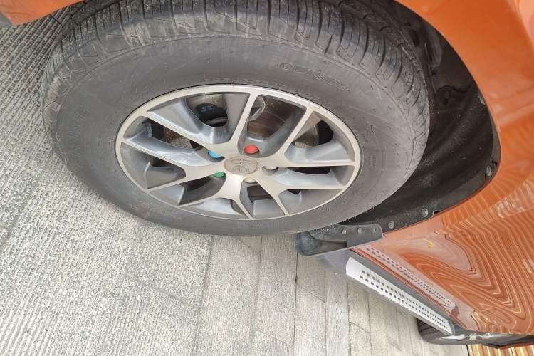 Used BYD Song 2018 1.5TID Automatic Smart Connect Prestige Model Left Front Wheel Hub
