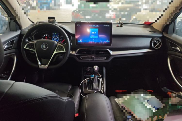 Used BYD Song 2019 1.5TI Automatic Smart Connect Luxurious Edition Center Console