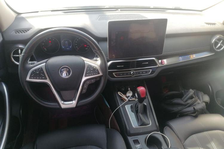 Used BYD Song 2019 1.5TI Automatic Smart Connect Luxurious Edition Center Console