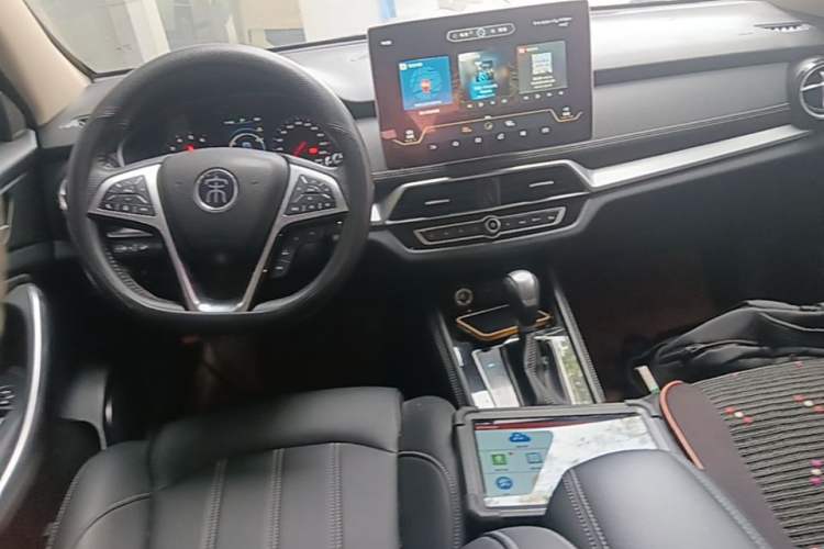 Used BYD Song 2019 1.5TI Automatic Smart Connect Luxurious Edition Center Console