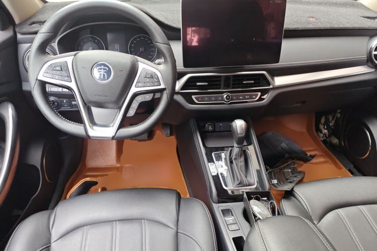Used BYD Song 2019 1.5TI Automatic Smart Connect Luxurious Edition Center Console