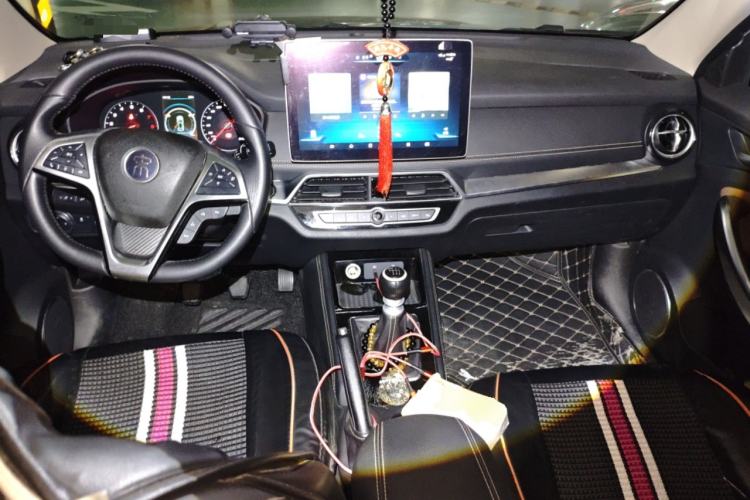 Used BYD Song 2019 1.5TI Manual Smart Connect Enjoyment Model Center Console