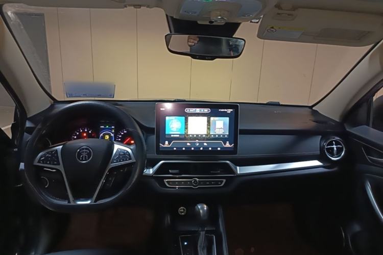 Used BYD Song 2019 1.5TI Automatic Smart Connect Luxurious Edition Center Console