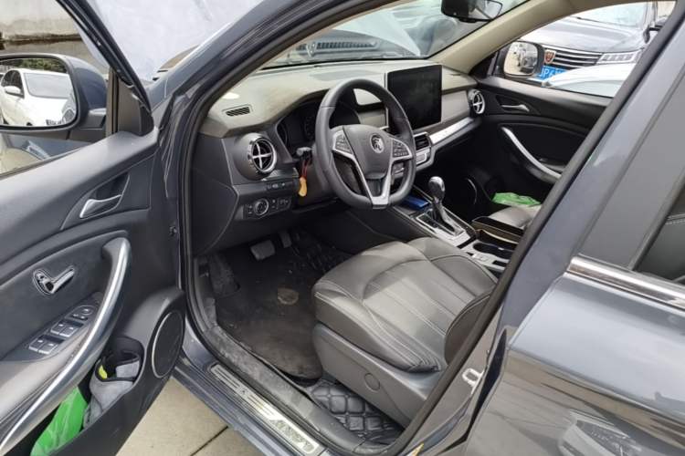 Used BYD Song 2019 1.5TI Automatic Smart Connect Luxe Version Driver Seat