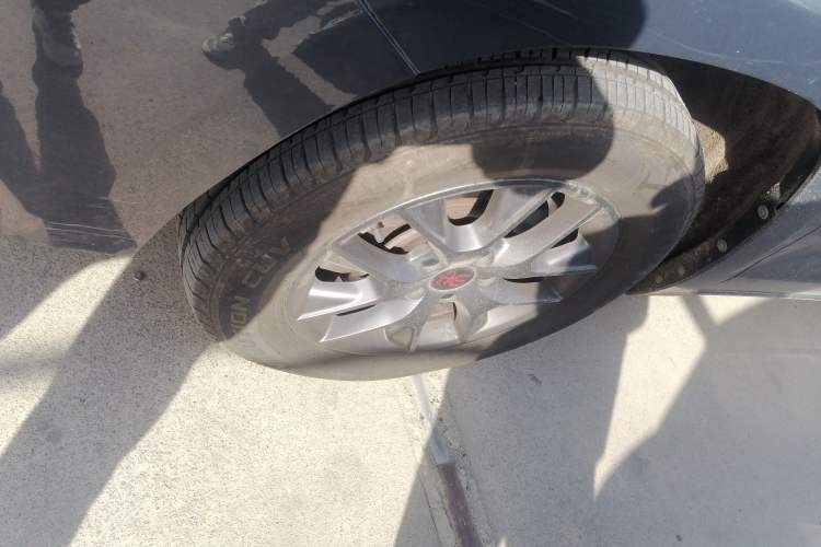 Used BYD Song 2019 1.5TI Automatic Smart Connect Luxurious Edition Exterior 4