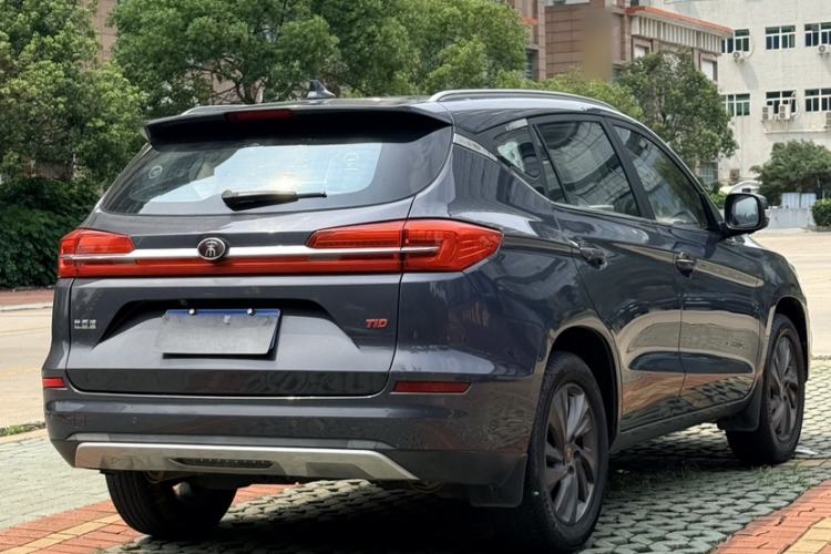 Used BYD Song 2019 1.5TI Automatic Smart Connect Luxe Version Exterior 5