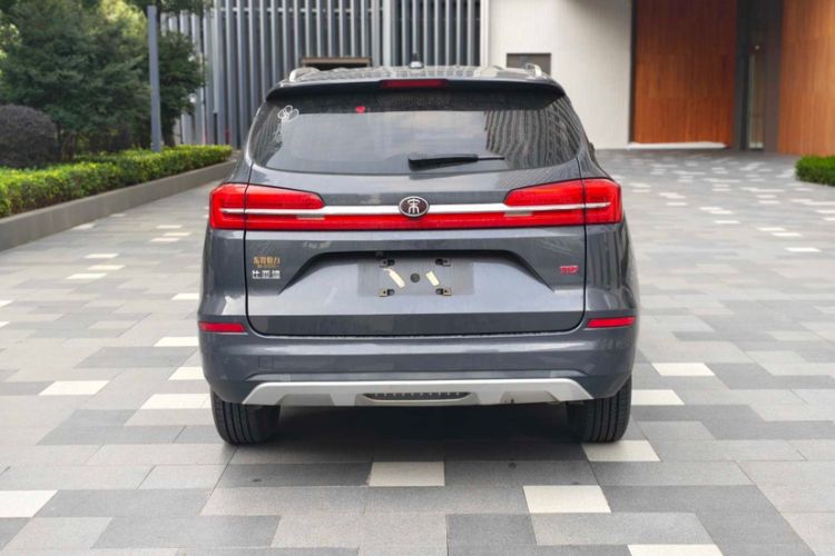 Used BYD Song 2019 1.5TI Automatic Smart Connect Luxurious Edition Exterior 5