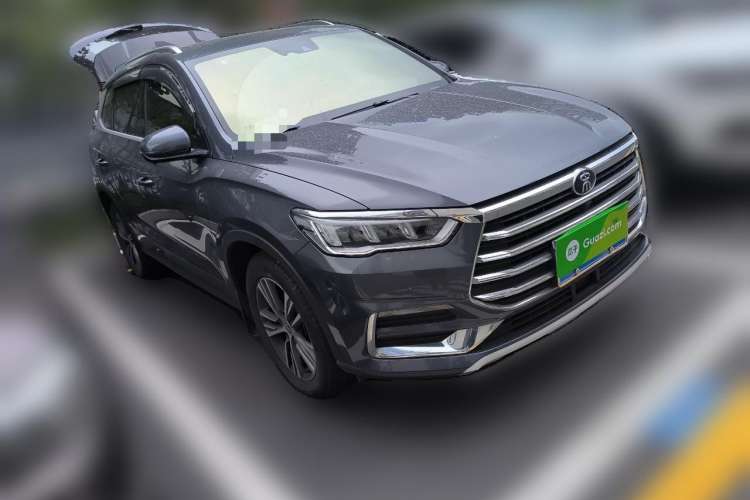 Used BYD Song 2019 1.5TI Automatic Smart Connect Luxurious Edition Front Right 45 Deg