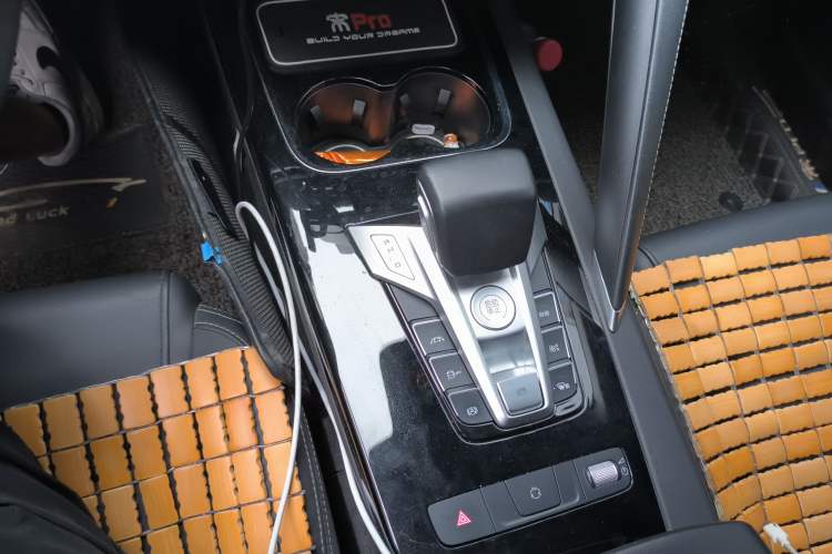 Used BYD Song 2019 1.5TI Automatic Smart Connect Luxurious Edition Gear Lever