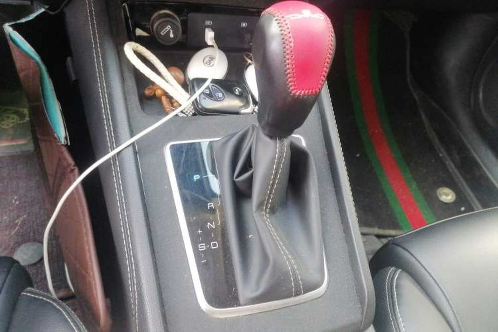 Used BYD Song 2019 1.5TI Automatic Smart Connect Luxurious Edition Gear Lever