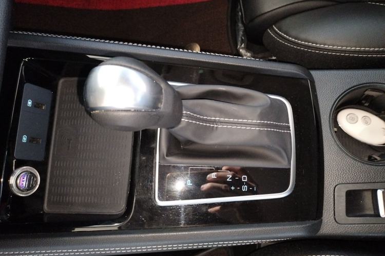 Used BYD Song 2019 1.5TI Automatic Smart Connect Luxurious Edition Gear Lever