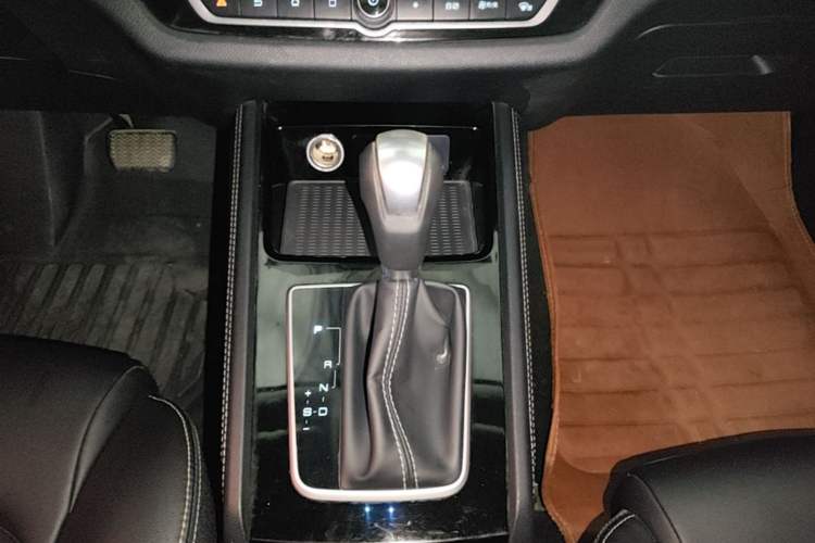 Used BYD Song 2019 1.5TI Automatic Smart Connect Luxurious Edition Gear Lever