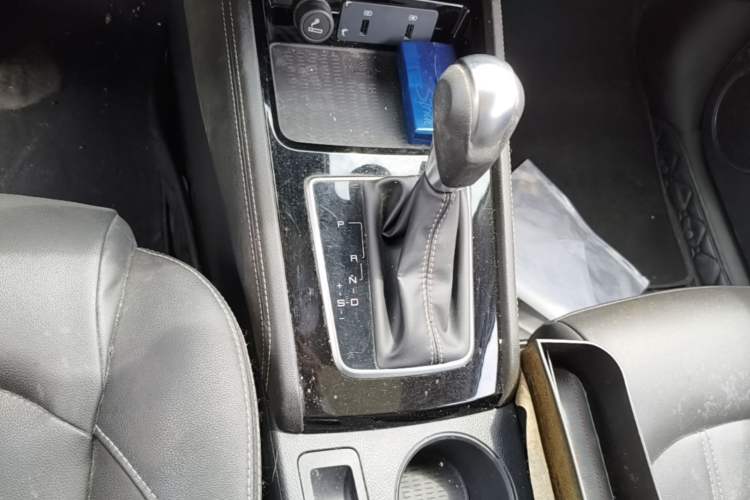Used BYD Song 2019 1.5TI Automatic Smart Connect Luxe Version Gear Lever
