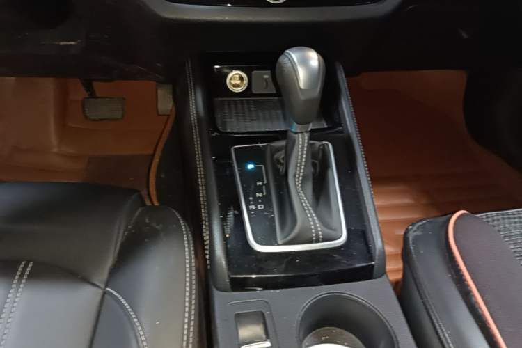 Used BYD Song 2019 1.5TI Automatic Smart Connect Luxurious Edition Gear Lever