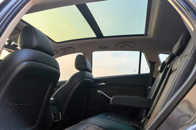 Used BYD Song 2019 1.5TI Manual Smart Connect Enjoyment Model Headliner