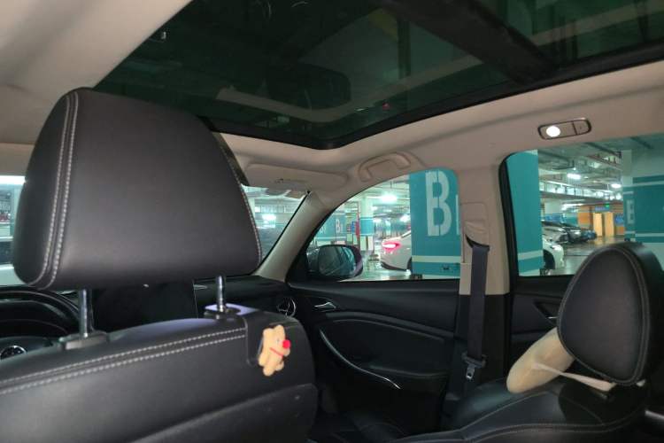 Used BYD Song 2019 1.5TI Automatic Smart Connect Luxe Version Headliner