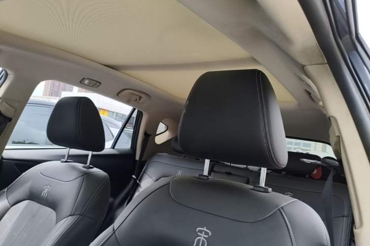 Used BYD Song 2019 1.5TI Automatic Smart Connect Luxe Version Headliner