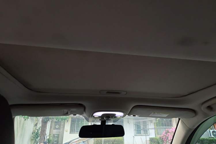 Used BYD Song 2019 1.5TI Automatic Smart Connect Dynamic Model Headliner