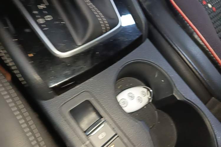 Used BYD Song 2019 1.5TI Automatic Smart Connect Luxurious Edition Interior 1