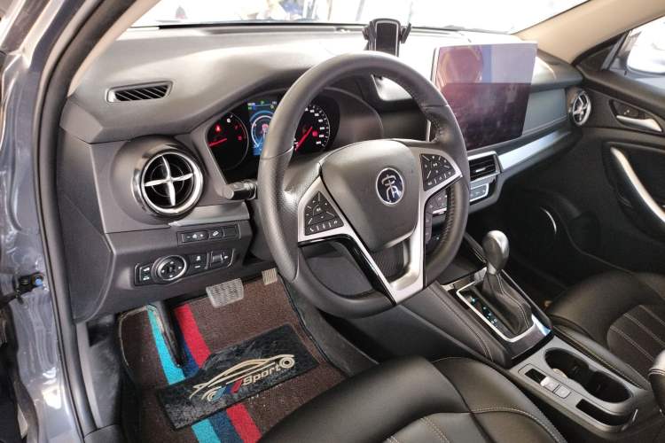 Used BYD Song 2019 1.5TI Automatic Smart Connect Luxurious Edition Interior 2
