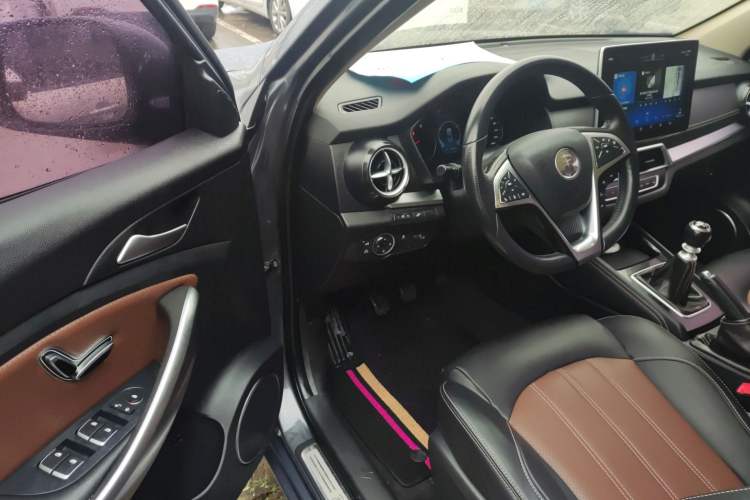 Used BYD Song 2019 1.5TI Manual Smart Connect Enjoyment Model Interior 2