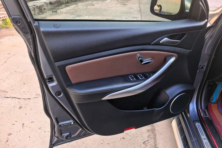 Used BYD Song 2019 1.5TI Manual Smart Connect Enjoyment Model Interior 4