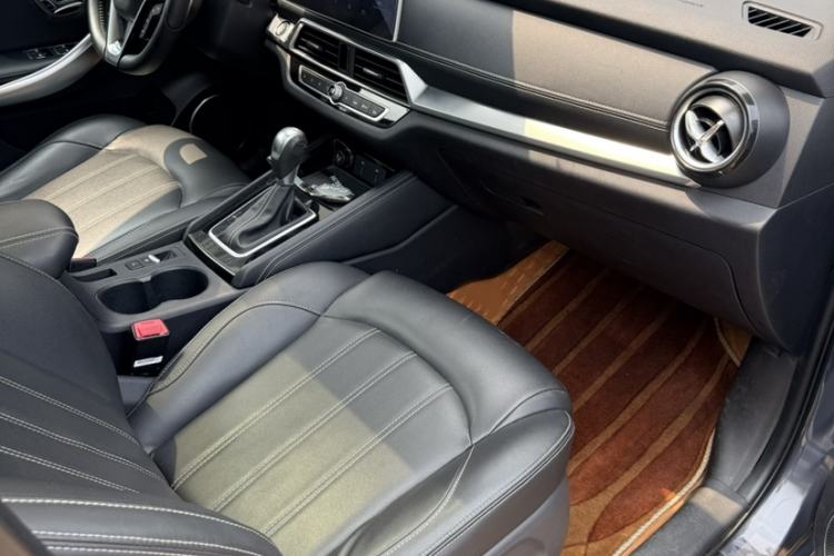 Used BYD Song 2019 1.5TI Automatic Smart Connect Luxe Version Interior 4
