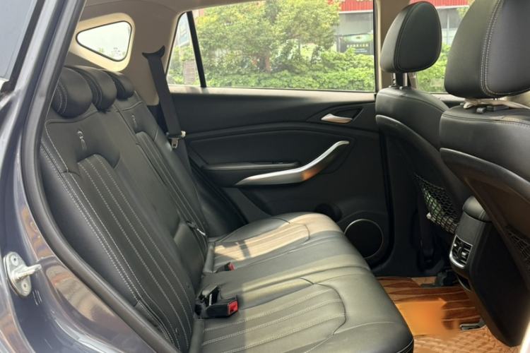 Used BYD Song 2019 1.5TI Automatic Smart Connect Luxe Version Interior 5