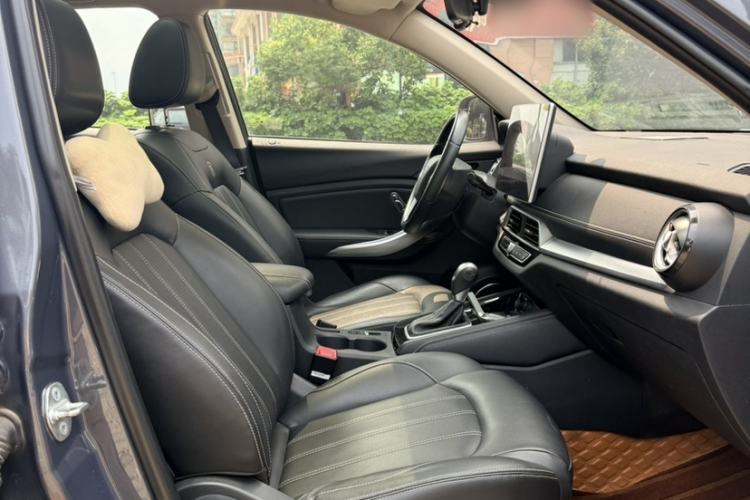 Used BYD Song 2019 1.5TI Automatic Smart Connect Luxe Version Interior 7