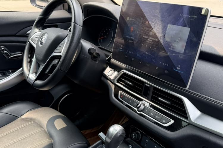 Used BYD Song 2019 1.5TI Automatic Smart Connect Luxe Version Interior 9