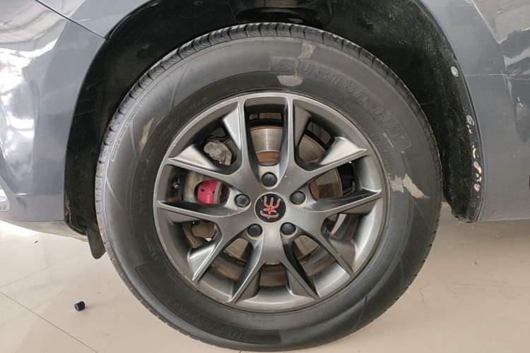 Used BYD Song 2019 1.5TI Automatic Smart Connect Luxurious Edition Left Front Wheel Hub