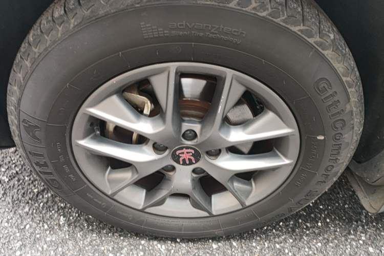 Used BYD Song 2019 1.5TI Automatic Smart Connect Dynamic Model Left Front Wheel Hub