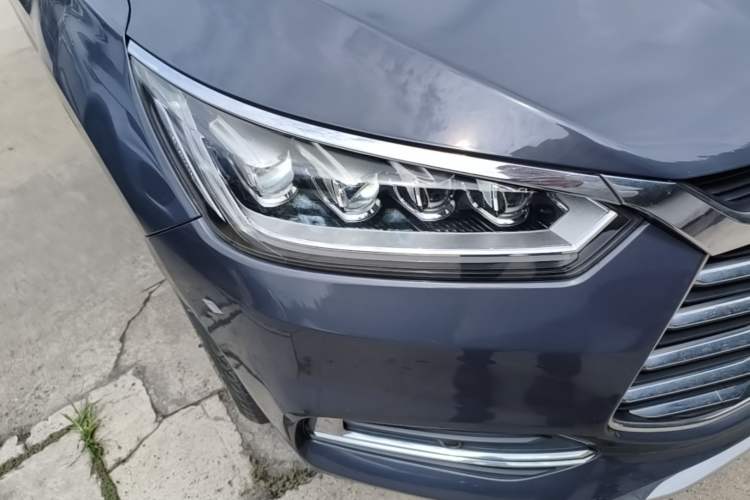 Used BYD Song 2019 1.5TI Automatic Smart Connect Luxe Version Right Front Headlight