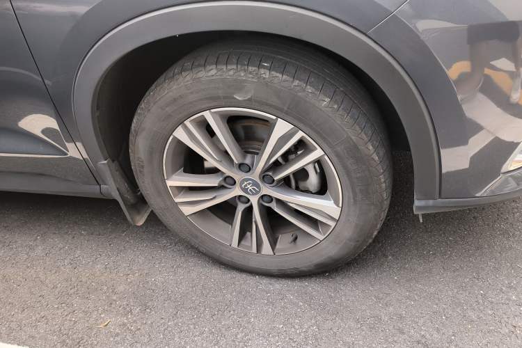 Used BYD Song 2019 1.5TI Automatic Smart Connect Luxurious Edition Right Front Wheel Hub