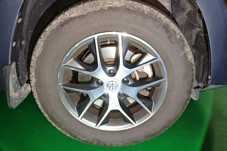 Used BYD Song 2019 1.5TI Manual Smart Connect Enjoyment Model Right Front Wheel Hub