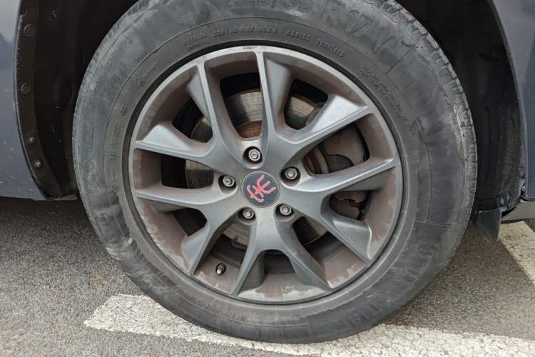 Used BYD Song 2019 1.5TI Automatic Smart Connect Dynamic Model Right Front Wheel Hub