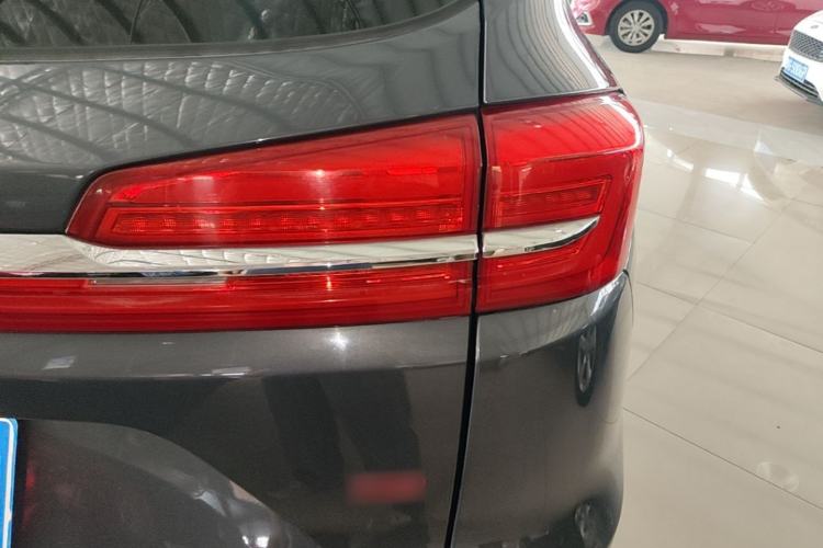 Used BYD Song 2019 1.5TI Automatic Smart Connect Luxurious Edition Right Rear Taillight