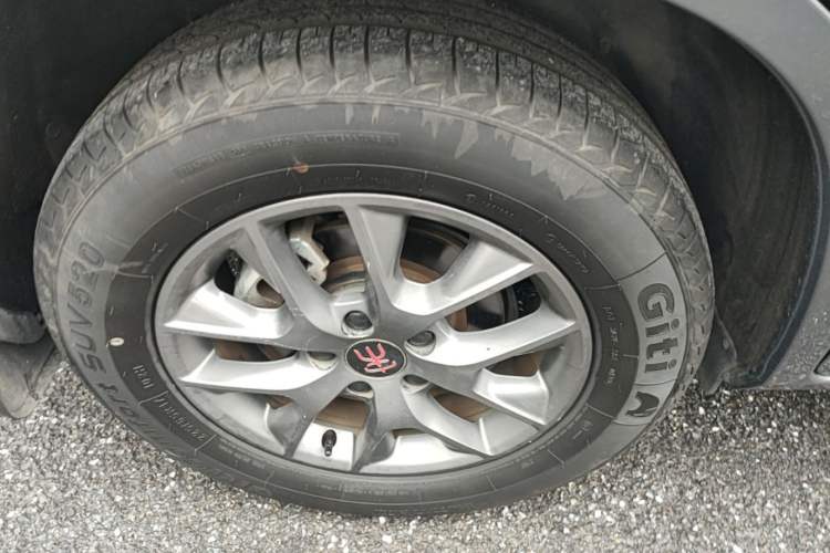 Used BYD Song 2019 1.5TI Automatic Smart Connect Dynamic Model Right Rear Wheel Hub
