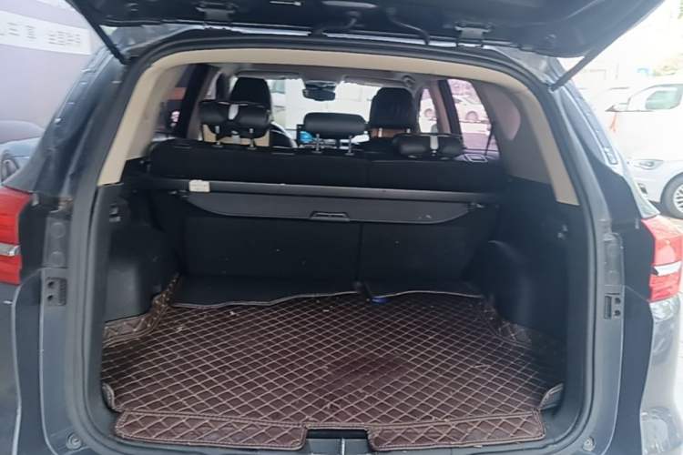 Used BYD Song 2019 1.5TI Automatic Smart Connect Luxurious Edition Trunk