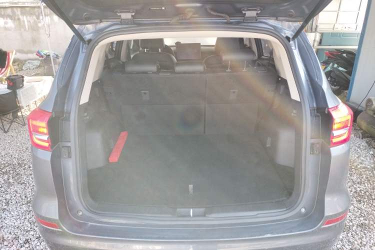 Used BYD Song 2019 1.5TI Automatic Smart Connect Luxurious Edition Trunk