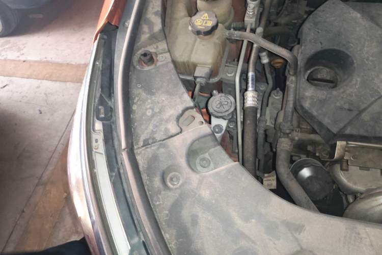 Used BYD Song 2019 1.5TI Automatic Smart Connect Luxe Version Engine Bay Right