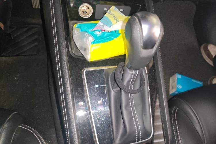 Used BYD Song 2019 1.5TI Automatic Smart Connect Luxe Version Gear Lever