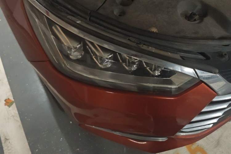 Used BYD Song 2019 1.5TI Manual Smart Connect Enhanced Model Right Front Headlight