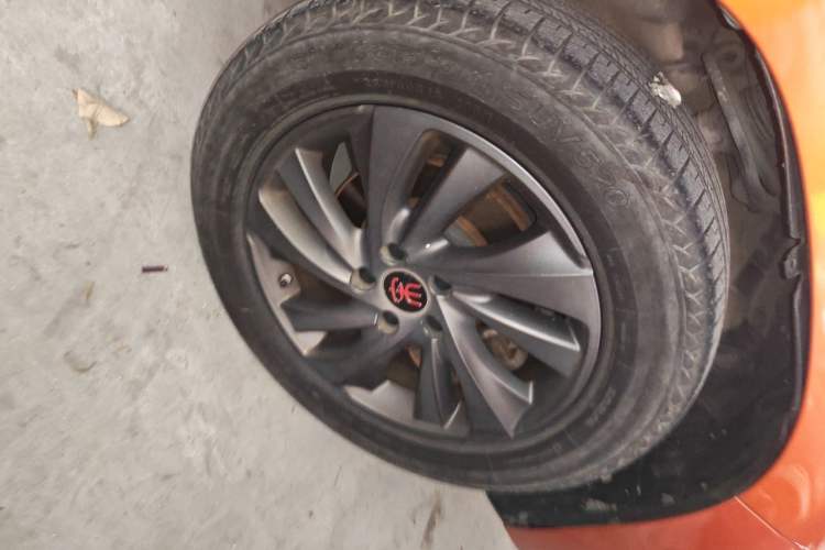 Used BYD Song 2019 1.5TI Automatic Smart Connect Luxe Version Right Front Wheel Hub