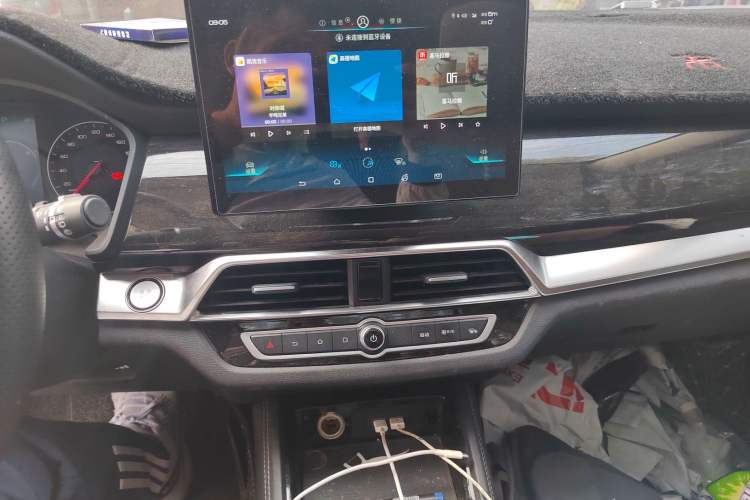 Used BYD Song 2019 1.5TI Automatic Smart Connect Luxurious Edition Audio And AC Panel