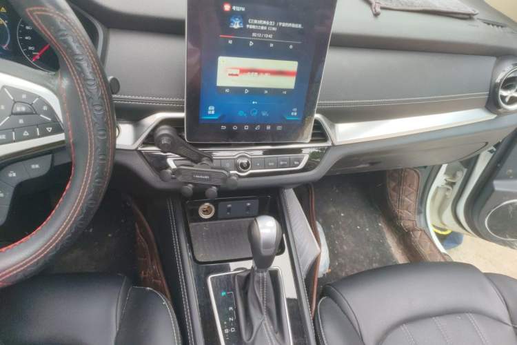 Used BYD Song 2019 1.5TI Automatic Smart Connect Luxurious Edition Audio And AC Panel