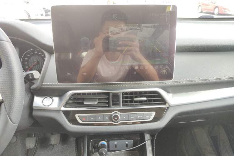 Used BYD Song 2019 1.5TI Manual Smart Connect Enhanced Model Audio And AC Panel
